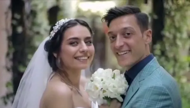 Mesut Özil ile Amine Gülşe'nin düğününden ilk görüntüler yayınlandı