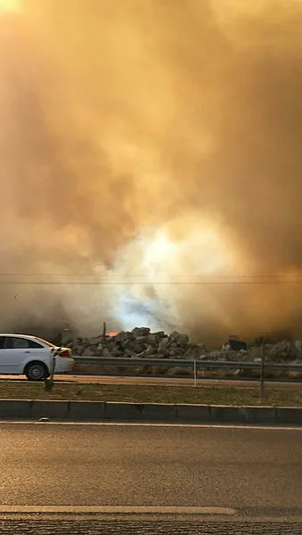 Hatay yanıyor! Alevler kent merkezini sardı