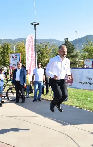 Sokakta oyun bir başka güzel! Bursa Büyükşehir Belediyesi 14. kez düzenledi