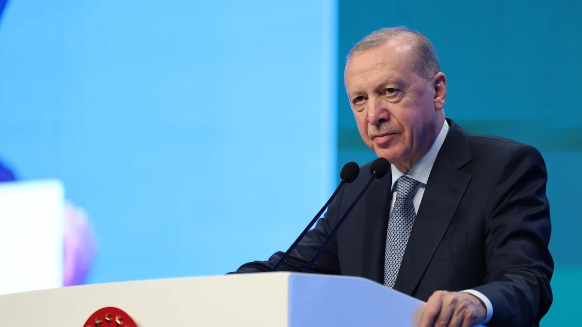 Erdoğan, AK Parti Ankara Teşkilat Buluşması'nda 25. yıla vurgu yapıp savunma, ekonomi ve muhalefete ilişkin mesajlar verdi