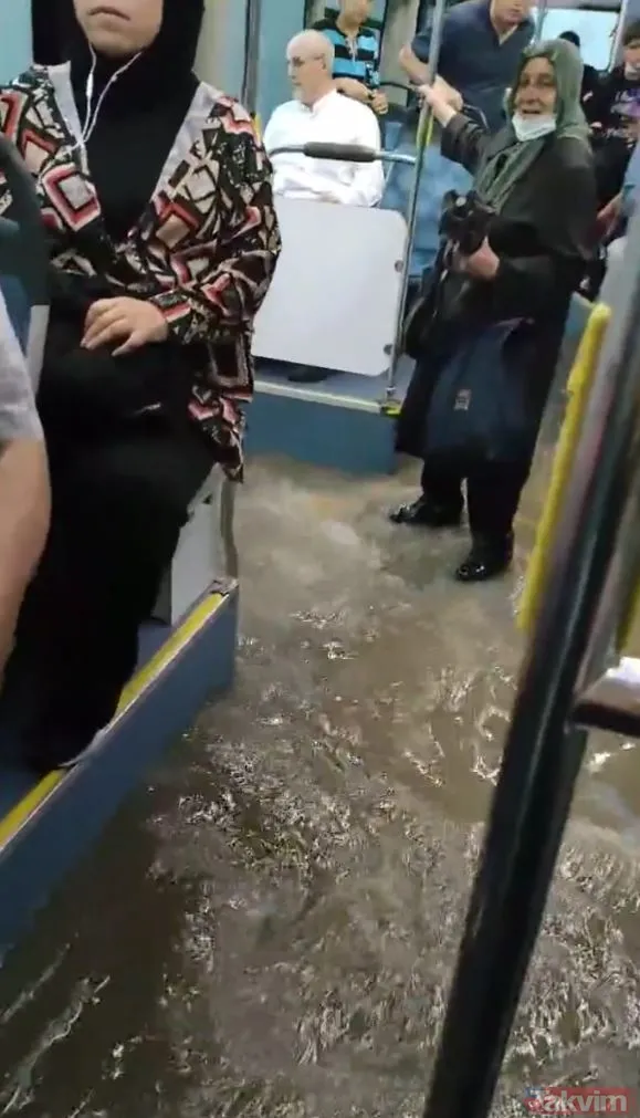 İstanbul'da şiddetli yağış! İETT otobüsünün içi ve metro durakları göle döndü... Ekrem İmamoğlu'na tepki yağıyor - 7