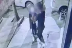 Kağıthane’de çocuklar dolabı yaktı dükkan ve 3 araç zarar gördü