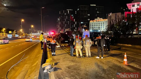 Bakırköy'de feci kaza! Aydınlatma direğini deviren otomobil yan yoldaki otomobile çarptı... - 2