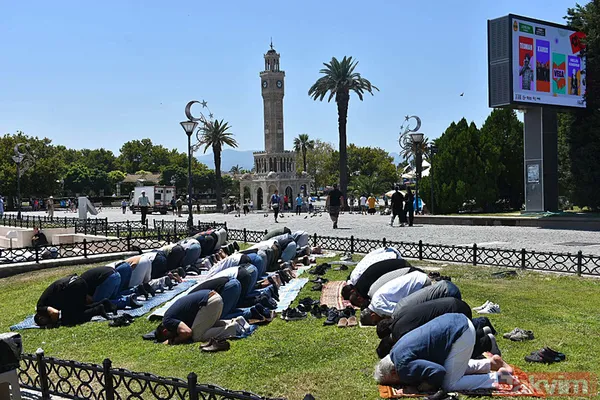 Dualarla cennete uğurlandı | Haniye için 81 ilde gıyabi cenaze namazı kılındı! Ayasofya Camii'ne akın ettiler - 19
