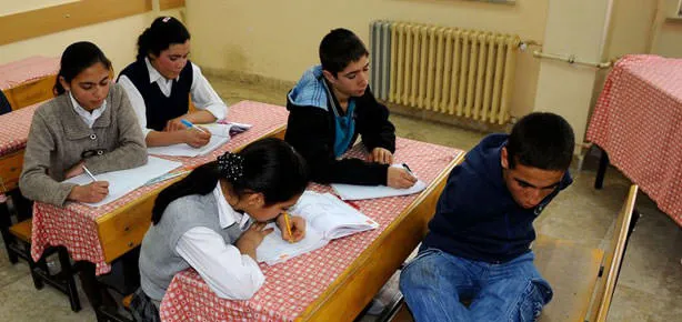 Okuması için çok engel var