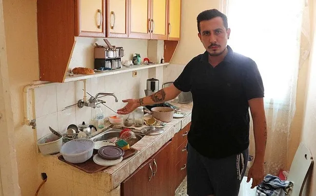 bir-deri-bir-kemik-adanada-cop-evden-dram-cikti-babasini-olume-terk-edilmis-halde-buldu-1690960082138.jpeg Bir deri bir kemik! Adana'da çöp evden dram çıktı; Babasını ölüme terk edilmiş halde buldu-6