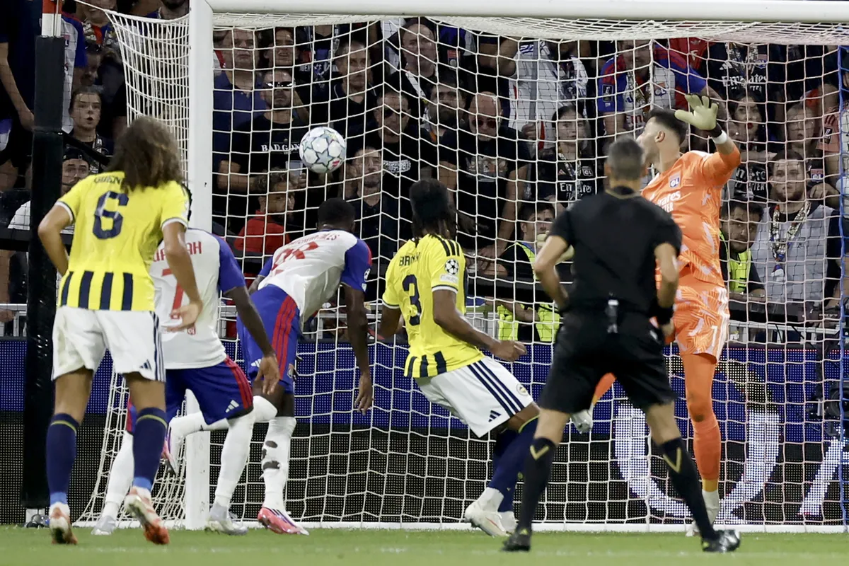 canli-olimpik-lyon-fenerbahce-sampiyonlar-ligi-play-off-maci-1787774124034.jpg CANLI: Olimpik Lyon - Fenerbahçe Şampiyonlar Ligi Play-off maçı-8