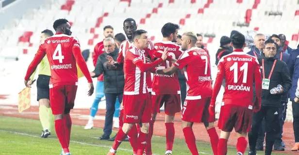 Sivasspor, maç fazlasıyla ligde 1. sıraya çıktı