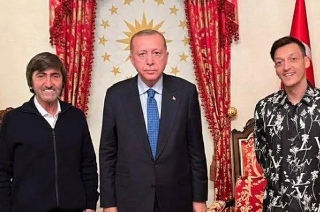 Mesut Özil'den Başkan Recep Tayyip Erdoğan'a ziyaret