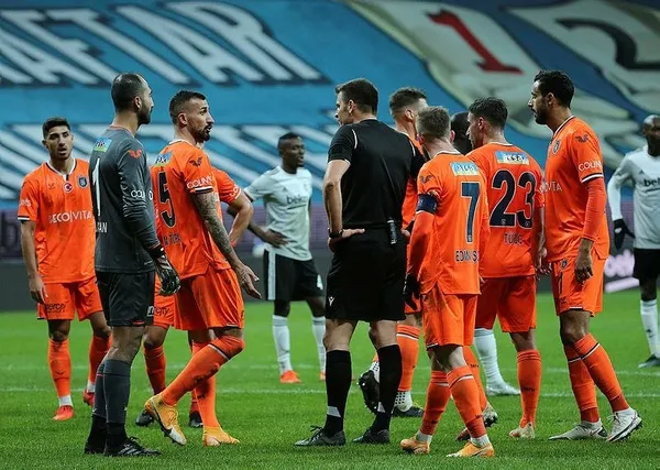 Beşiktaş Medipol Başakşehir'i 3-2 yendi! Josef'in hareketi penaltı mıydı? Erman Toroğlu yorumladı-1