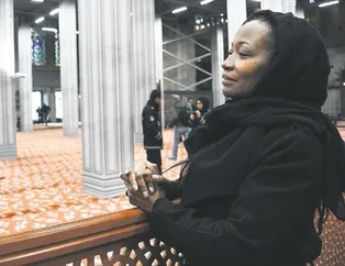 ABD’li şarkıcı Della Miles, Müslüman oldu