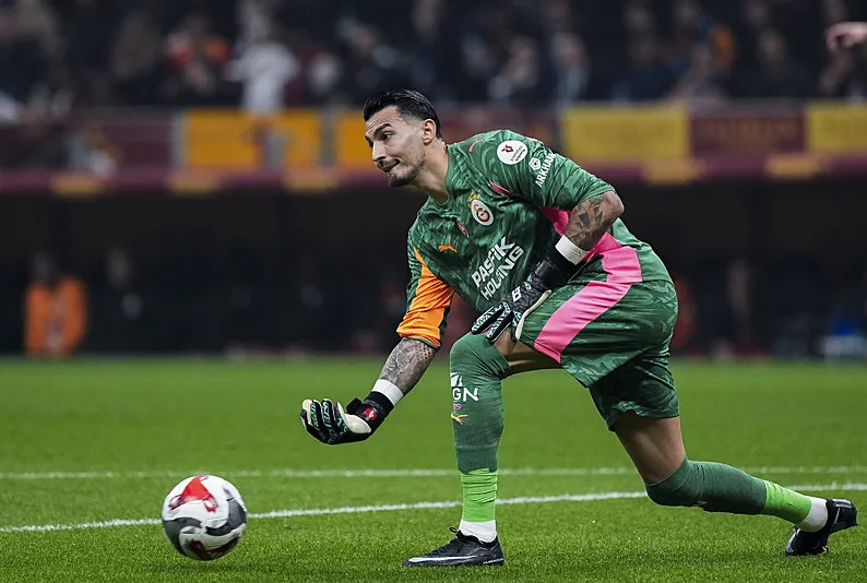 Uğurcan Çakır ilk kez yedek kulübesinde