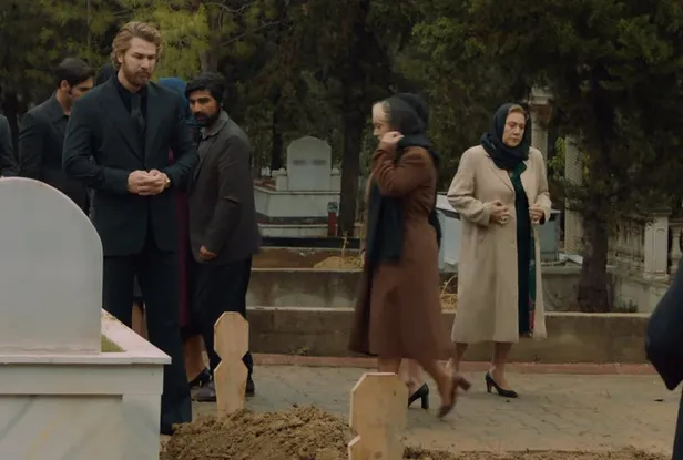 sen-demirin-tirnagi-olamazsin-bir-zamanlar-cukurova-114-bolum-fragmani-attigi-kazik-yanina-kar-kalmayacak-1637298171036.jpg Bir Zamanlar Çukurova 114. bölüm fragmanı: Attığı kazık yanına kar kalmayacak! Sen Demir'in tırnağı olamazsın!-5