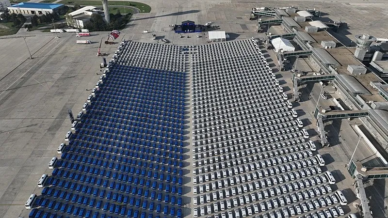 Yeni araçlar Atatürk Havalimanı'nda görüntülendi (AA)