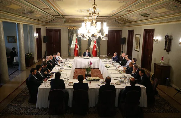 Berat Albayrak'tan akademisyen ve ekonomistlerle kritik toplantı-4