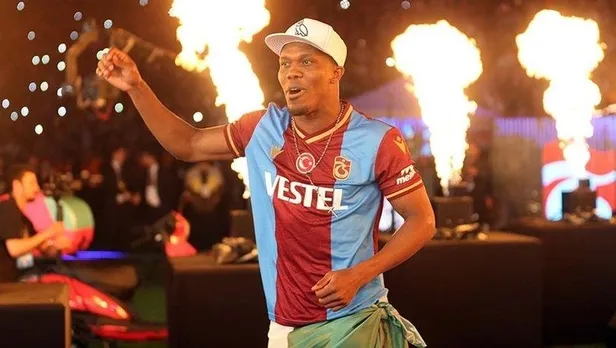 fenerbahcenin-yeni-sol-kanat-transferi-bruma-1-yillik-kiralik-sozlesmeye-imzayi-atti-1655419279490.jpeg Fenerbahçe'nin yeni sol kanat transferi Bruma 1 yıllık kiralık sözleşmeye imzayı attı-9