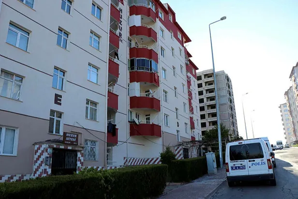 Kayseri'de aranan kişi polisi görünce 5. kattan atladı-1
