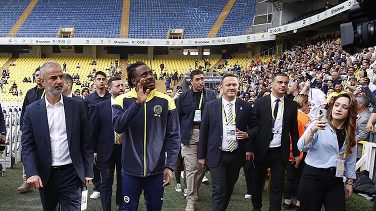 Fenerbahçe Başkanı Ali Koç ve Teknik Direktör İsmail Kartal tezahüratlarla stada geldi!