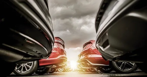 Bu dönemde araba alana da bulana da aşk olsun! Sıfır otomobil bayilerde yok galeride ise el yakıyor!