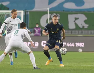 Attila Szalai taraftarın kahramanı oldu! Macar stoper performansıyla herkesi kendisine hayran bırakmış durumda