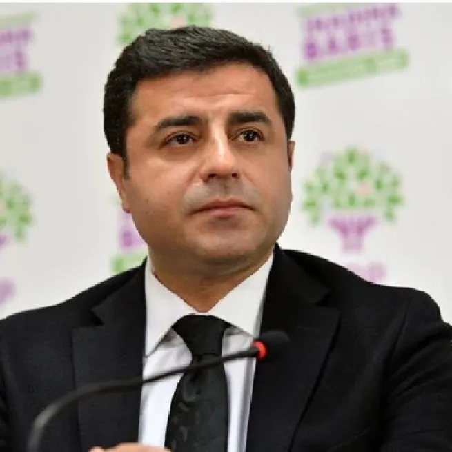 Kılıçdaroğlu’ndan 14 Mayıs rüzgarı alan Selahattin Demirtaş mütalaa sonrası tehdit savurdu: Diz çökeceksiniz