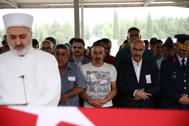 Şehit Uzman Onbaşı Yücel son yolculuğuna uğurlandı-10