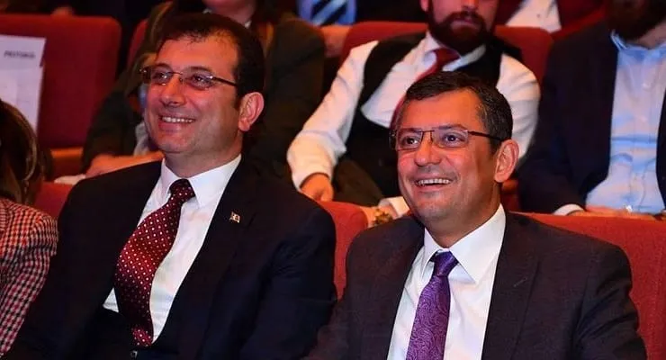 silivride-7-saatlik-ekim-trafigi-ozel-ile-imamoglu-gorustu-1780085331373.jpeg Silivri’de 7 saatlik EKİM trafiği: Özgür Özel İmamoğlu’nun da aralarında olduğu 19 kişiyle görüştü-7