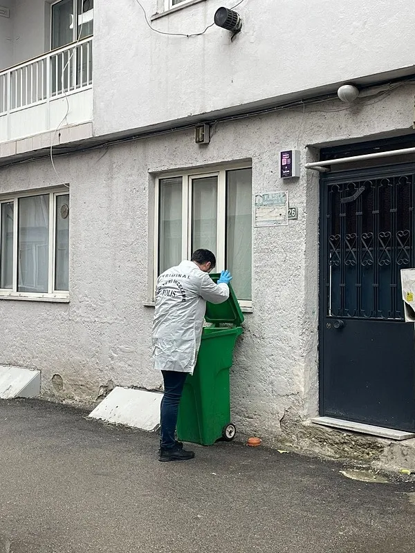 emekli-polis-esini-parcalara-bolen-kadin-cop-konteynerine-atip-kayip-ihbarinda-bulundu-1775543753749.jpeg "Eşim kayıp dedi" fail çıktı: Bursa'da emekli polis Ali Fuat Uzunoğlu'nu 15 parçaya bölen Adalet Uzunoğlu tutuklandı-5