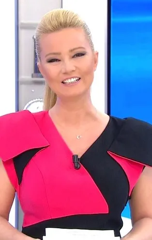 Müge Anlı canlı yayınında babasını öldürdüğünü itiraf eden kız hakkında karar! 12 Eylül Müge Anlı ile Tatlı Sert tek parça izle!