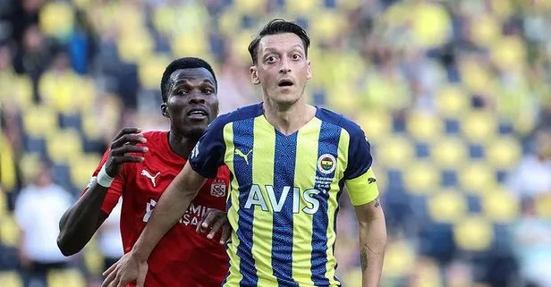 Fenerbahçe’de toplam 19 maça çıkan Mesut Özil sadece 2 maçta 90 dakikayı tamamladı