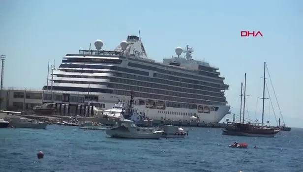 Muğla Bodrum'a sezonun 11 yolcu gemisi geldi! 265 turist getirdi