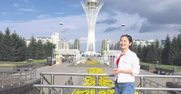 Kazak hostesten Türkçe hizmet
