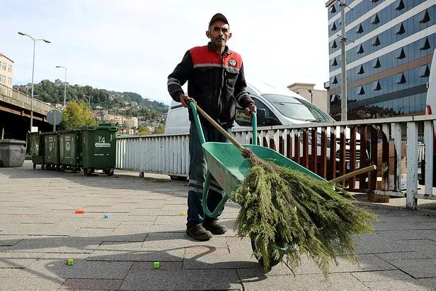 Temizlik görevlisi alın terini iyiliğe kattı, ihtiyaç sahibi öğrencilere burs verdi-1