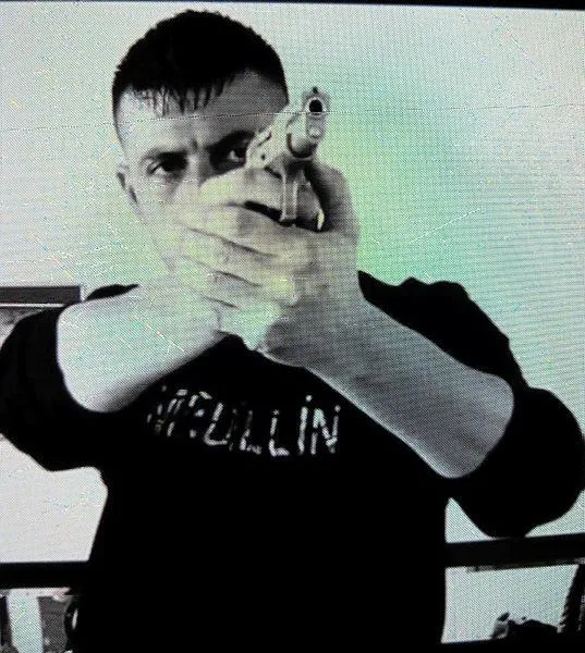 11 yaşındaki kızının gözleri önünde eşine kurşun yağdıran adamın savunması pes dedirtti-4