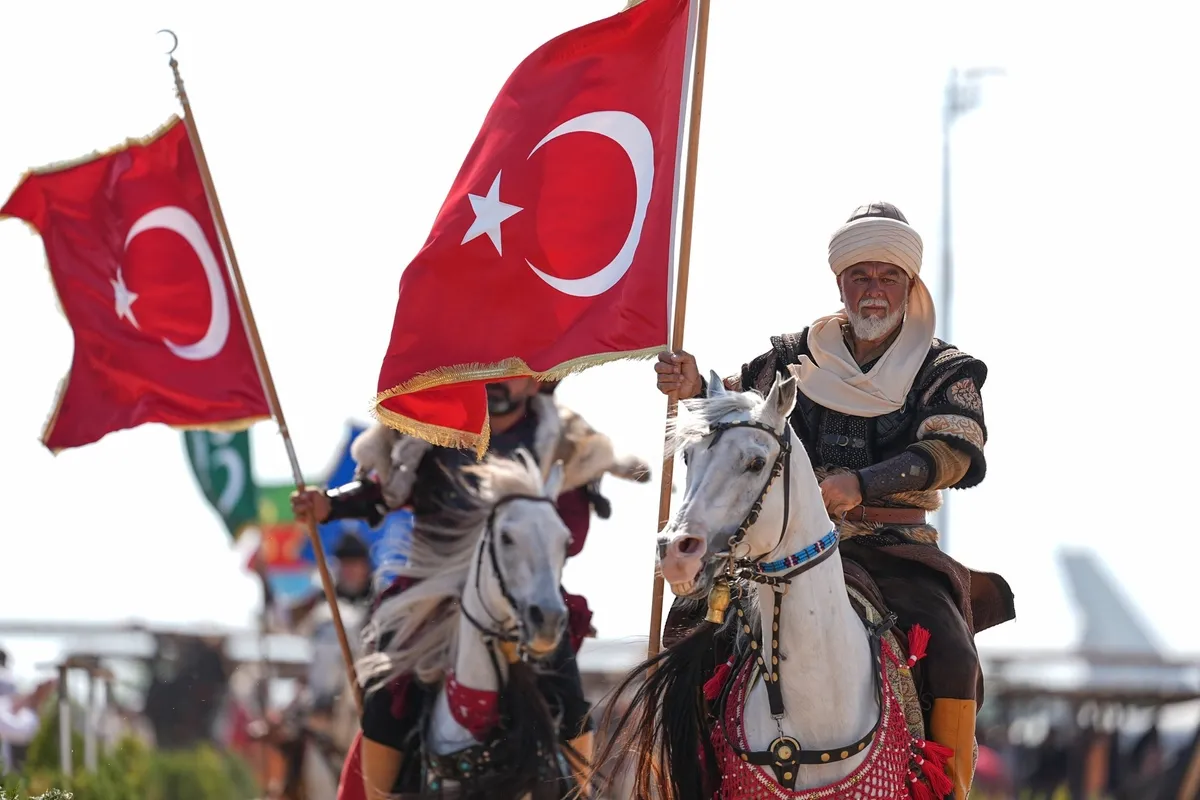 8-etnospor-kultur-festivali-sona-erdi-istanbul-ataturk-havalimanindaki-festivale-15-milyon-kisi-katildi-1779640079899.jpeg 8. Etnospor Kültür Festivali sona erdi! İstanbul Atatürk Havalimanı'ndaki festivale 1,5 milyon kişi katıldı-3