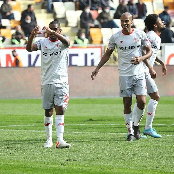 Galatasaray'da Fernando pişmanlığı! Cimbom'un transfer etmediği Antalya'da şov yapıyor-4