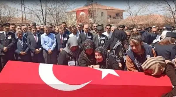 Şehit polis Zafer Mat Yozgat'ta son yolculuğa uğurlandı-5