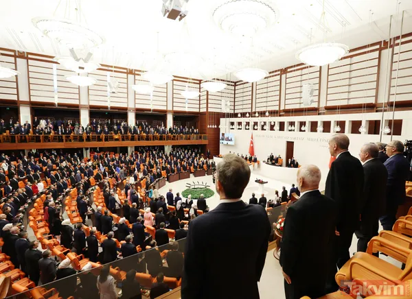 Türkiye Büyük Millet Meclisi'nde yeni dönem başladı! Milletvekilleri yemin ediyor… - 11