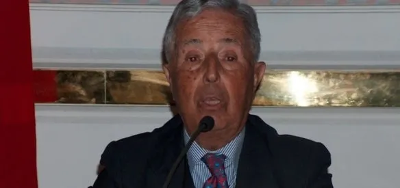 Türk siyasetinin önemli isimlerinden, hukukçu, eski Devlet Bakanı Kamran İnan 86 yaşında hayatını kaybetti. İnan'ın cenazesi Bitlis'in Hizan ilçesinde toprağa verildi