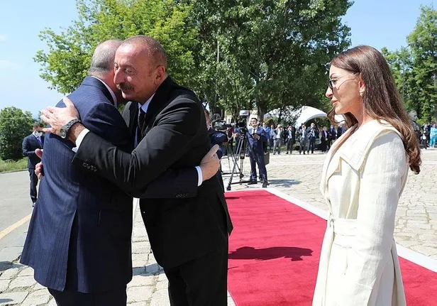 Başkan Erdoğan ile Azerbaycan Cumhurbaşkanı İlham Aliyev iki ülke arasında "Şuşa Beyannamesi"ni imzaladı-8