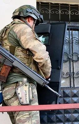 İzmir'de terör örgütü PKK'ya büyük darbe