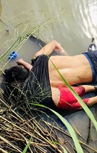 El Salvador'dan ABD sınırında ölen baba kızın ailesine yardım sözü