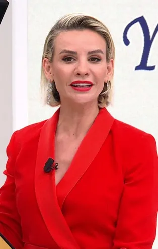 Esra Erol’dan bir rekor daha!