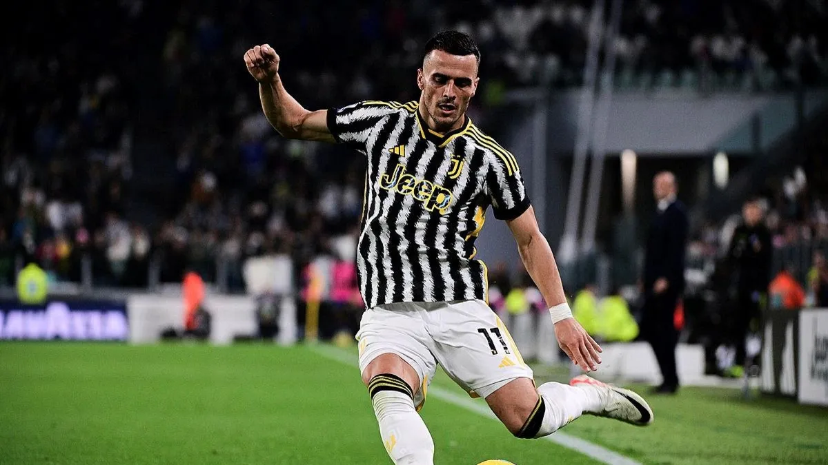 Galatasaray'dan Kostic için son teklif!