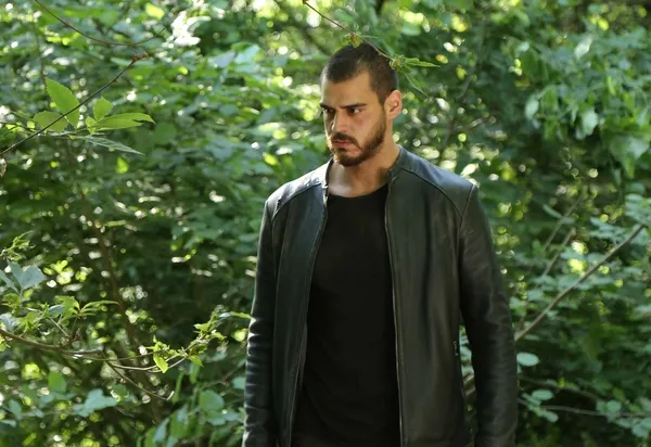 yalniz-kurt-21-bolum-3-fragmani-yayinlandi-bu-topragin-koca-kurdu-da-bir-tane-degil-yalniz-kurdu-da-1664562034698.jpg Yalnız Kurt 21. bölüm 3. fragmanı yayınlandı: “Bu toprağın koca kurdu da bir tane değil, yalnız kurdu da...”-3