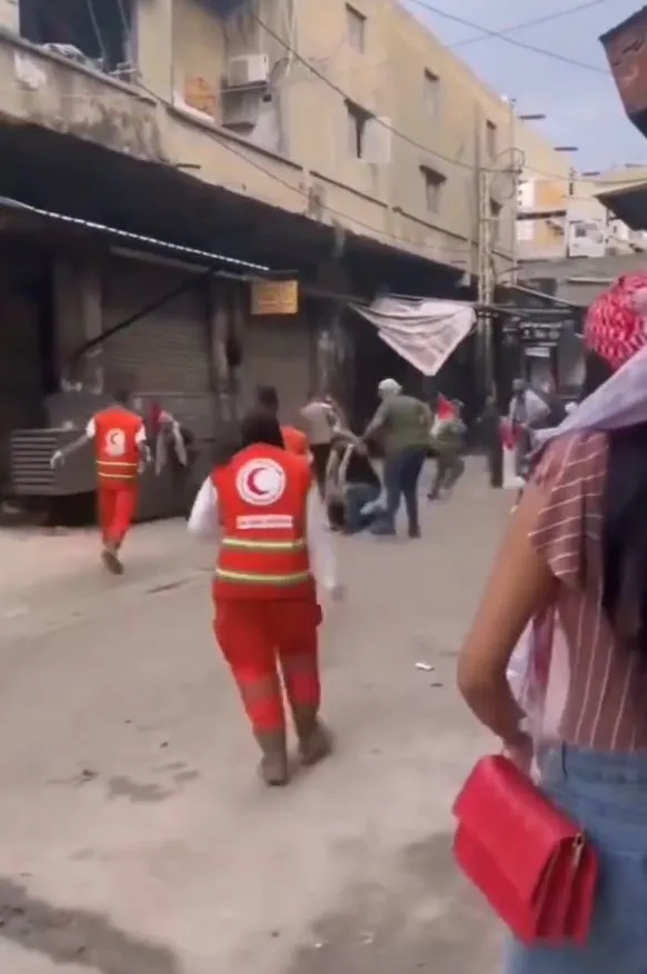 siyonist-yalan-ifsa-oldu-netanyahunun-sozcusu-ofir-gendelmanin-paylastigi-video-kurgu-cikti-1699549542769.jpg Siyonist yalan ifşa oldu! Netanyahu'nun sözcüsü Ofir Gendelman'ın paylaştığı video kurgu çıktı-2