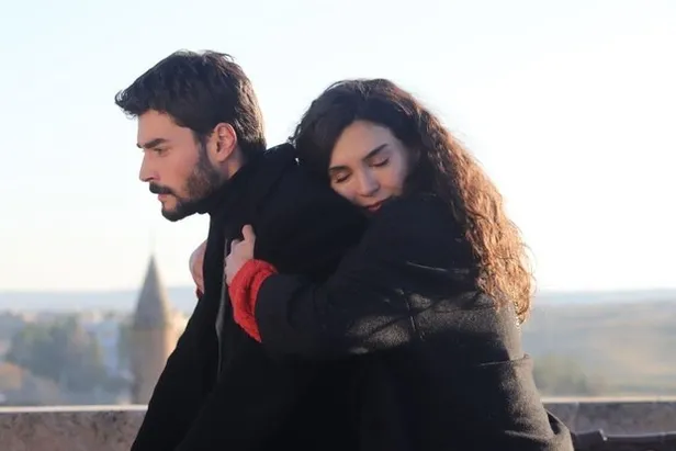 hercai-28-yeni-bolum-fragmani-yayinlandi-mi-azize-ve-sukran-yillar-sonra-yuzlesiyor-1577477816270.jpg