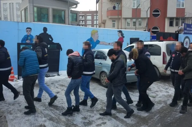 Van'da fuhuş operasyonu! 15 daire mühürlendi