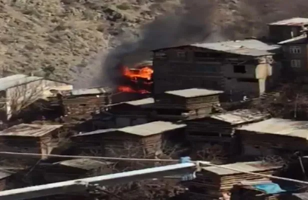 SON DAKİKA: Dereiçi köyündeki yangının çıktığı ilk anlara ilişkin görüntüler ortaya çıktı: Felaket böyle başladı-4