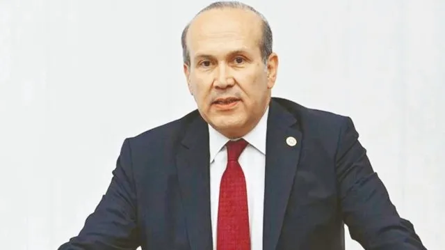 ozgur-ozelin-abd-israil-cikisi-chpnin-kirli-karnesini-acti-1781374024131.jpeg Özel’in ABD-İsrail çıkışı CHP’nin dış politika karnesini açtı: Mavi Vatan’a masal, Halep’te ne işimiz var, İsrail’e saygı sözleri arşivden çıktı-6